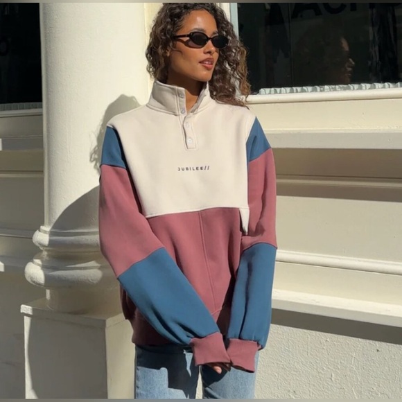 Jubilee Oversized Color Block Sweatshirt NWOT - Picture 2 of 5